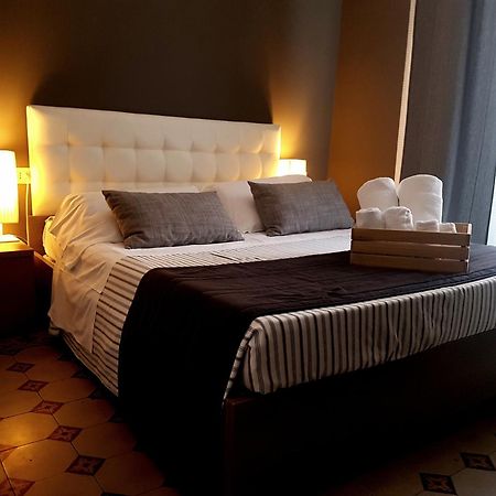 Bed and Breakfast Ottomood Ala Ovest Catania Centro Habitación foto