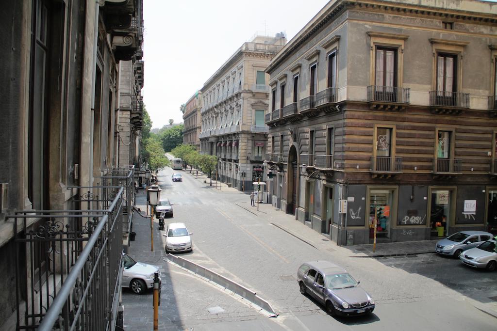 Bed and Breakfast Ottomood Ala Ovest Catania Centro Exterior foto