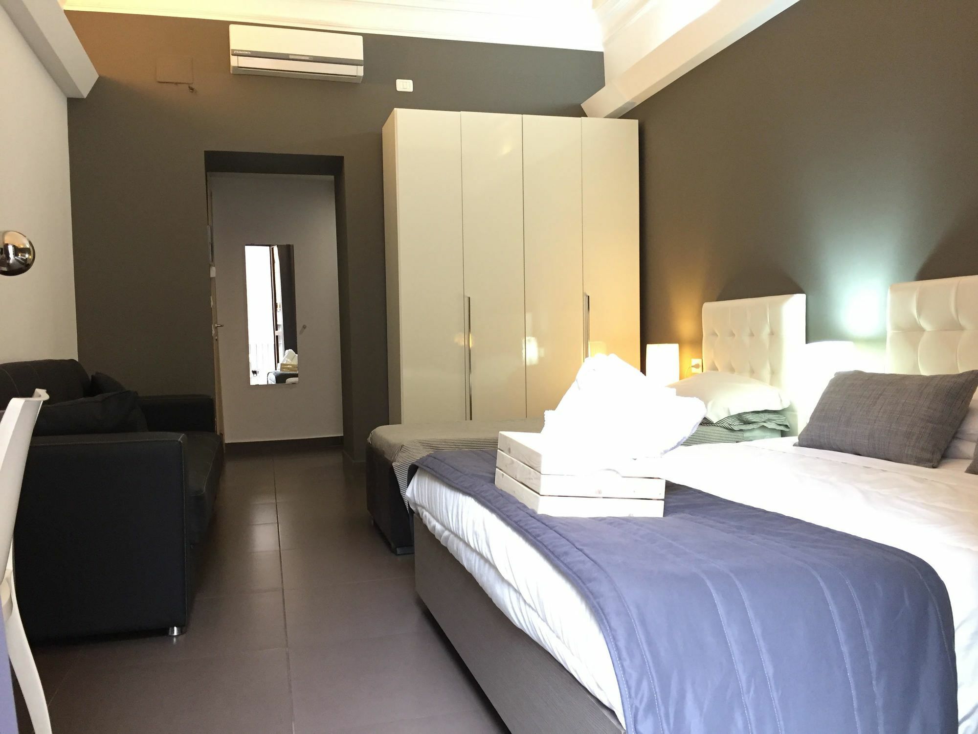 Bed and Breakfast Ottomood Ala Ovest Catania Centro Exterior foto